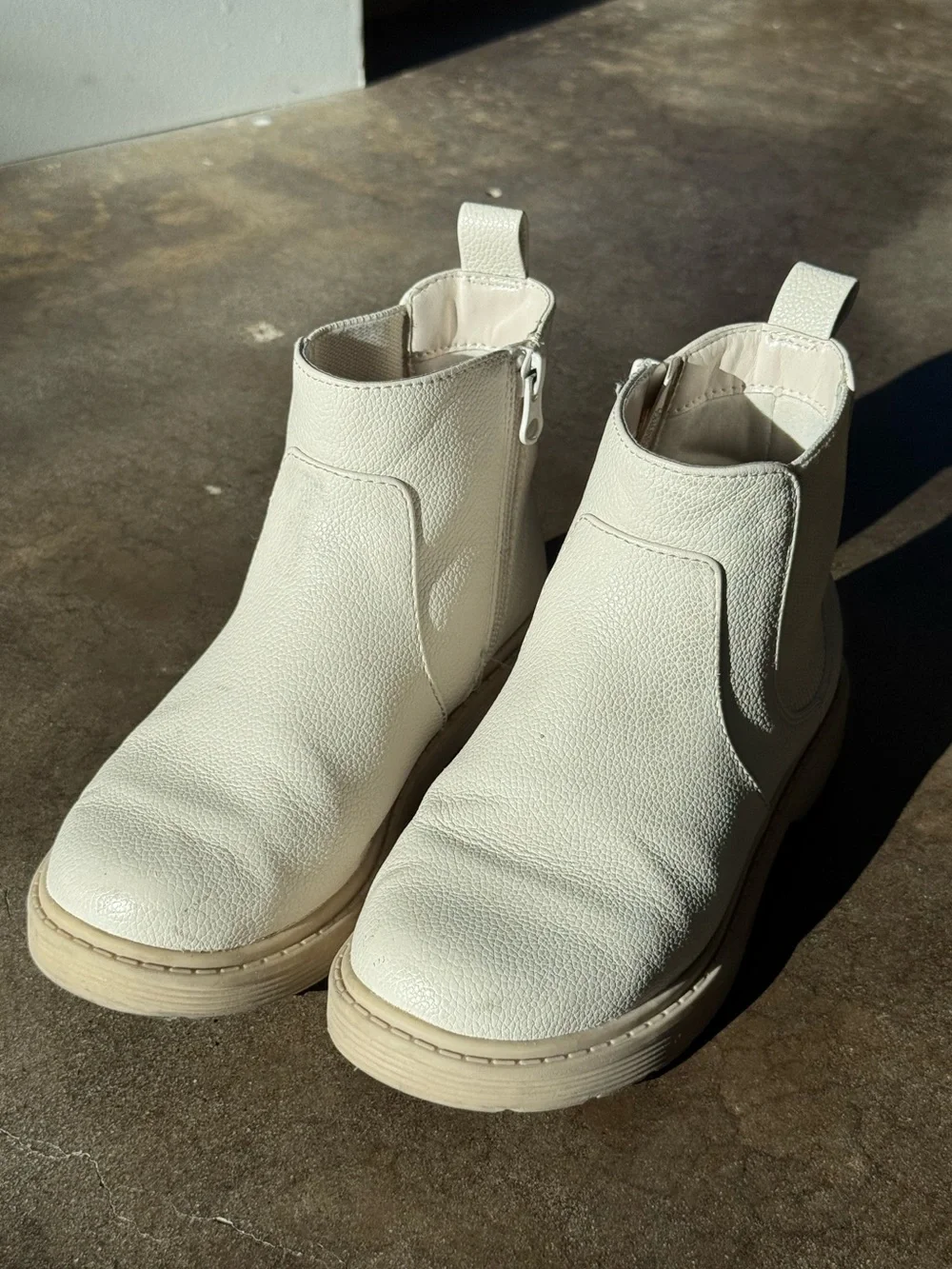 Kids Cream Side-Zip Chelsea Boots